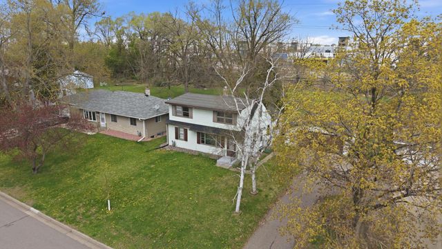 1697 Rose Place, Roseville, MN 55113