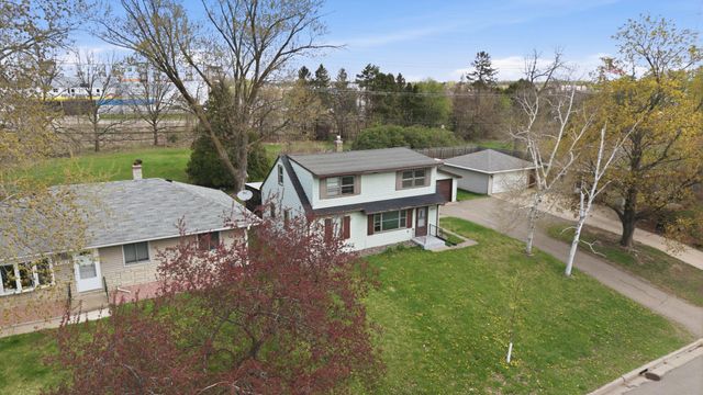 1697 Rose Place, Roseville, MN 55113