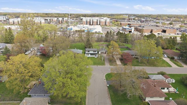 1697 Rose Place, Roseville, MN 55113