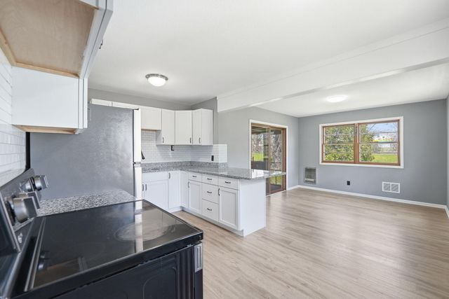1697 Rose Place, Roseville, MN 55113