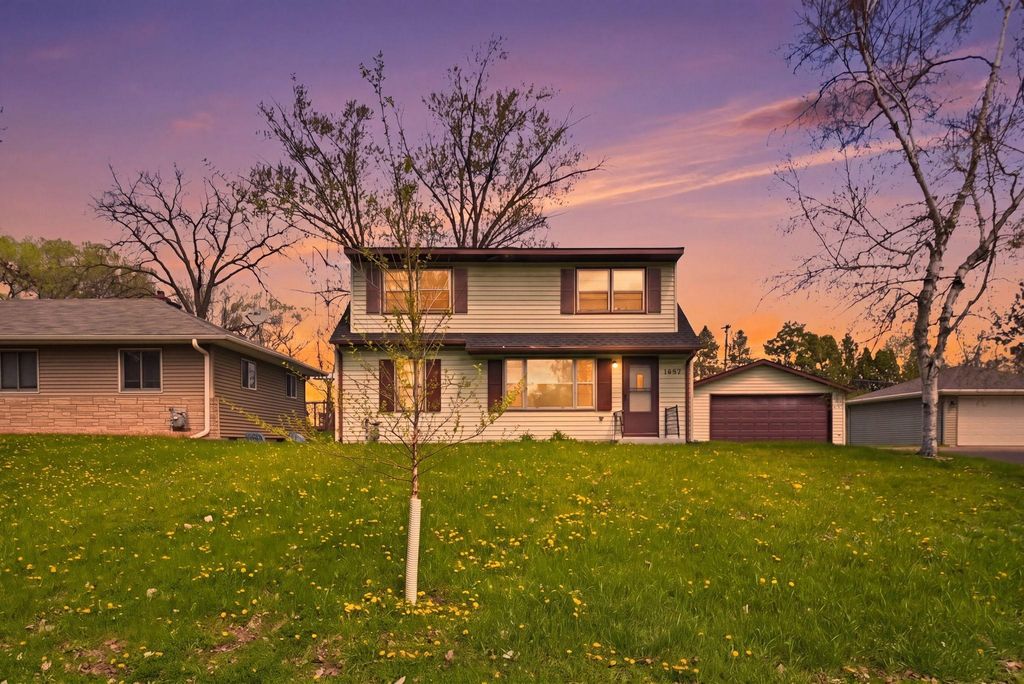 1697 Rose Place, Roseville, MN 55113