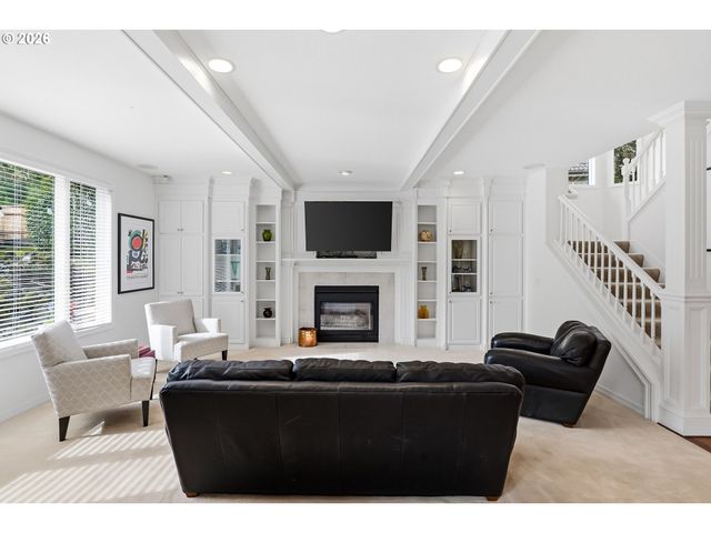 2484 MARYLSHIRE Ln, Lake Oswego, OR 97034