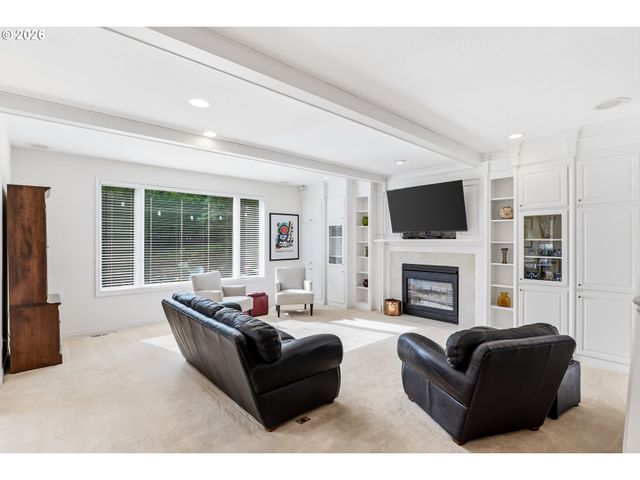 2484 MARYLSHIRE Ln, Lake Oswego, OR 97034