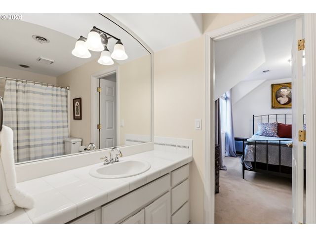 2484 MARYLSHIRE Ln, Lake Oswego, OR 97034