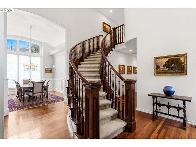 2484 MARYLSHIRE Ln, Lake Oswego, OR 97034