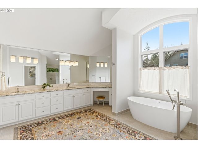 2484 MARYLSHIRE Ln, Lake Oswego, OR 97034