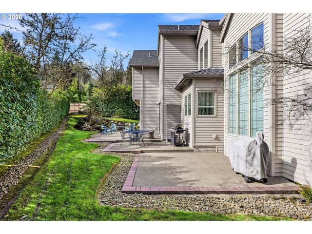2484 MARYLSHIRE Ln, Lake Oswego, OR 97034