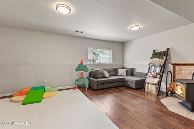 9706 N Ptarmigan DR, Hayden, ID 83835