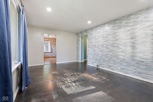 2279 Berne Avenue, Terre Haute, IN 47805