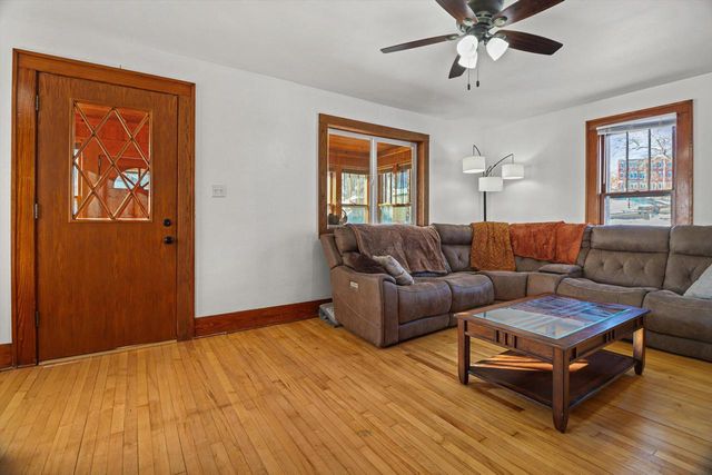 1420 E Main STREET, Watertown, WI 53094