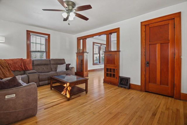 1420 E Main STREET, Watertown, WI 53094