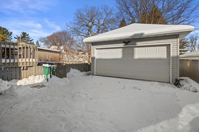 1420 E Main STREET, Watertown, WI 53094