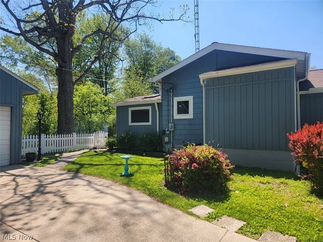 233 S Point Drive, Avon Lake, OH 44012
