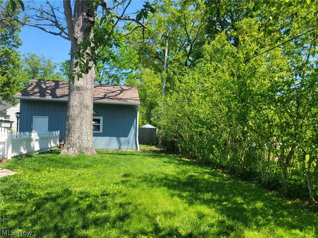 233 S Point Drive, Avon Lake, OH 44012