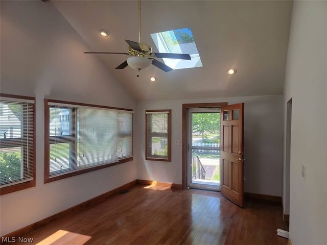 233 S Point Drive, Avon Lake, OH 44012