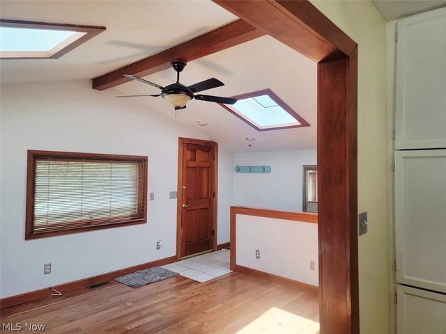 233 S Point Drive, Avon Lake, OH 44012