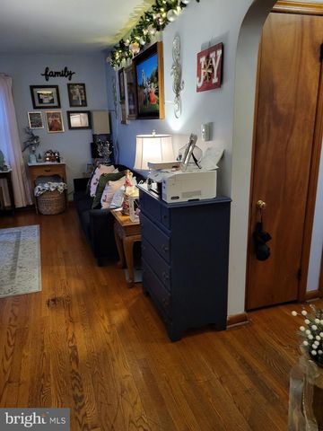 302 DILLER RD, Hanover, PA 17331