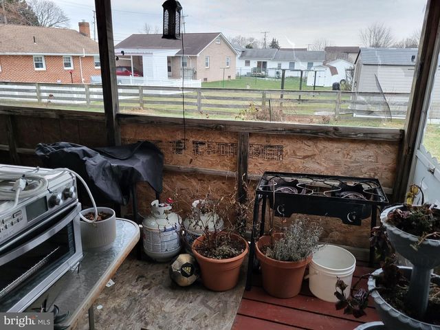 302 DILLER RD, Hanover, PA 17331