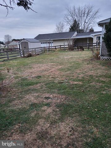 302 DILLER RD, Hanover, PA 17331