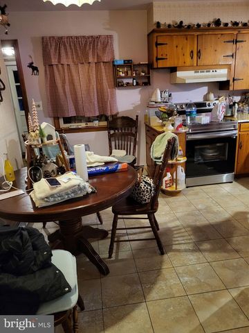 302 DILLER RD, Hanover, PA 17331