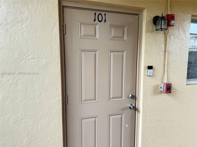 101 Berkley Rd 101, Hollywood, FL 33024
