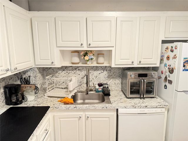101 Berkley Rd 101, Hollywood, FL 33024