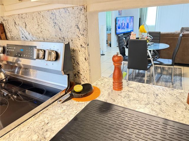 101 Berkley Rd 101, Hollywood, FL 33024