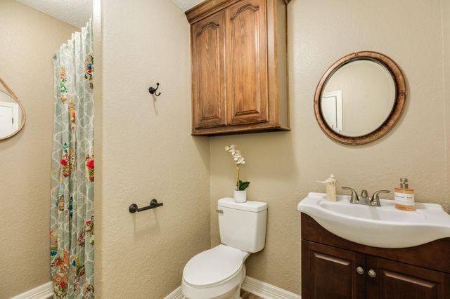 154 Horse Shoe Trail, Angleton, TX 77515