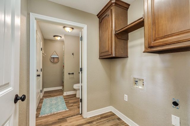 154 Horse Shoe Trail, Angleton, TX 77515