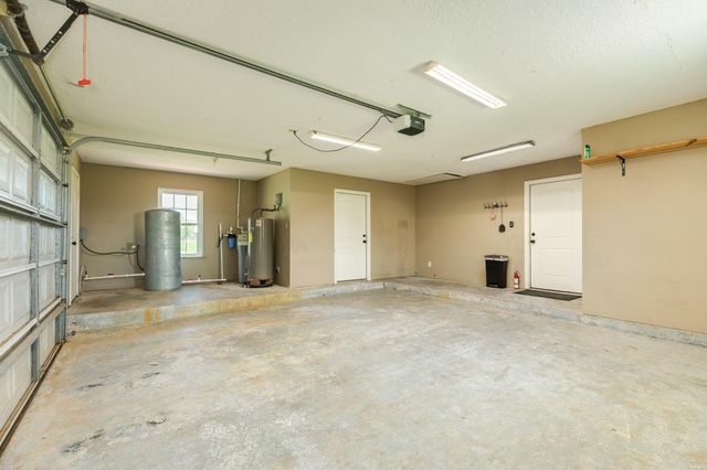 154 Horse Shoe Trail, Angleton, TX 77515