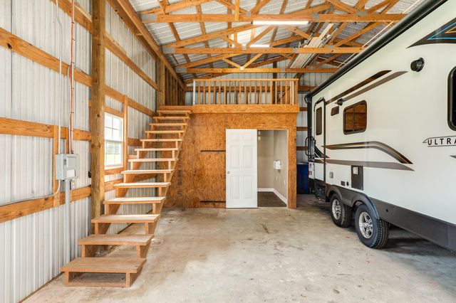 154 Horse Shoe Trail, Angleton, TX 77515
