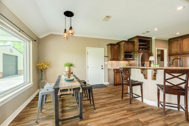 154 Horse Shoe Trail, Angleton, TX 77515