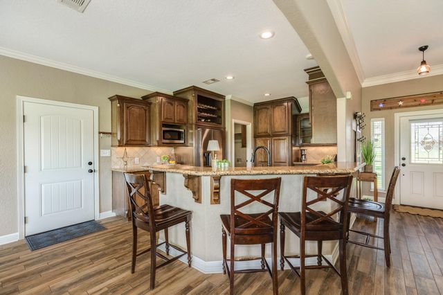 154 Horse Shoe Trail, Angleton, TX 77515