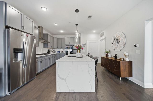 751 N 6th Street, 205, Columbus, OH 43215