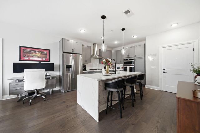 751 N 6th Street, 205, Columbus, OH 43215