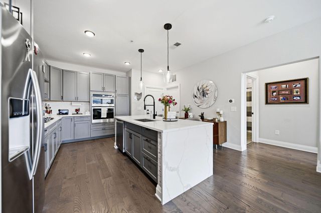 751 N 6th Street, 205, Columbus, OH 43215