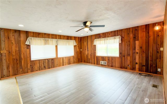 170 E Lakeland Drive, Allyn, WA 98524