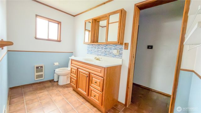 170 E Lakeland Drive, Allyn, WA 98524