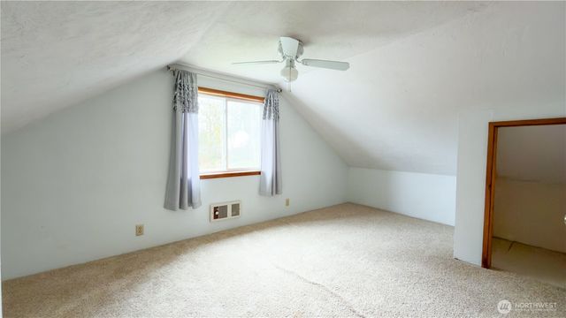 170 E Lakeland Drive, Allyn, WA 98524