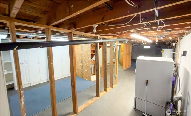 170 E Lakeland Drive, Allyn, WA 98524