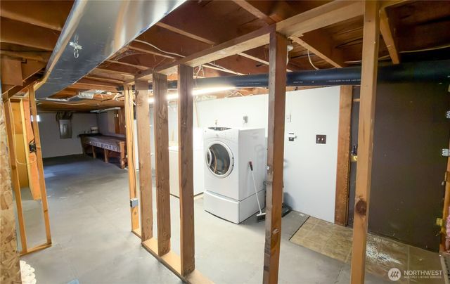 170 E Lakeland Drive, Allyn, WA 98524