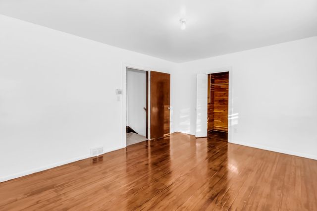 701 Jenks Avenue, Saint Paul, MN 55106