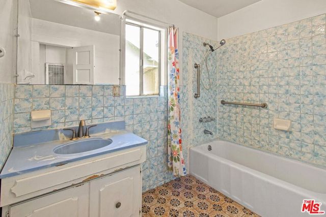 3421 Larga Avenue, Los Angeles, CA 90039