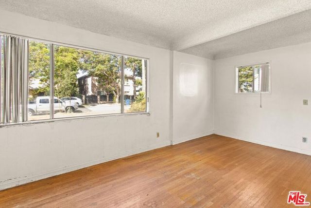 3421 Larga Avenue, Los Angeles, CA 90039
