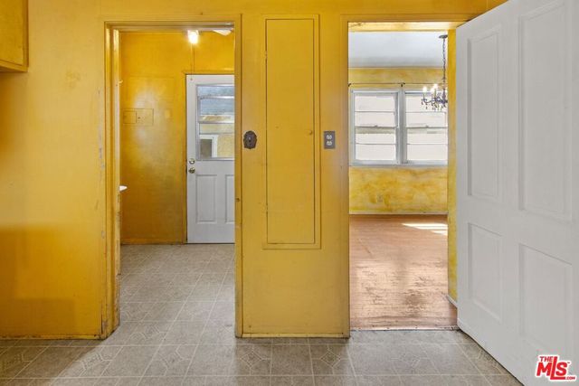3421 Larga Avenue, Los Angeles, CA 90039