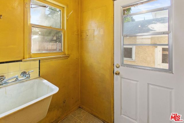 3421 Larga Avenue, Los Angeles, CA 90039