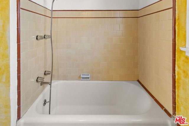 3421 Larga Avenue, Los Angeles, CA 90039