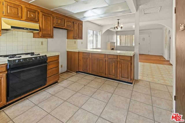 3421 Larga Avenue, Los Angeles, CA 90039