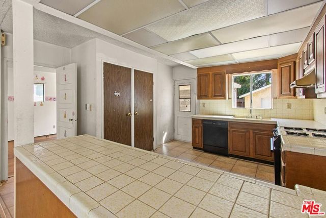 3421 Larga Avenue, Los Angeles, CA 90039