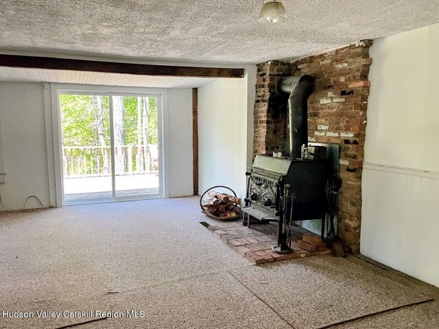 707 Springtown Road, Tillson, NY 12486